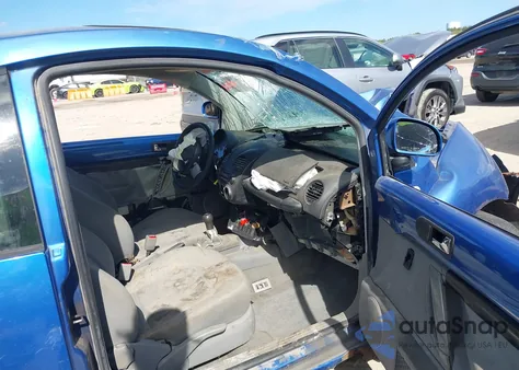 2000 Volkswagen New Beetle Gls 1.8L Turbo z USA, uszkodzony, nr VIN 3VWCD21C3YM494043